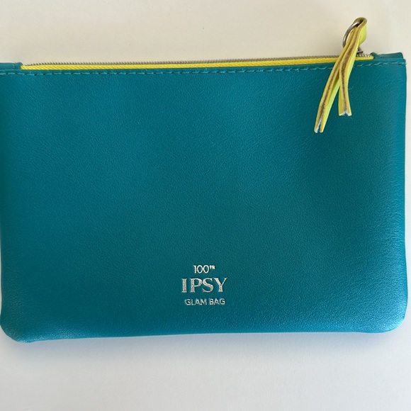 Purse bundle! - Picture 3 of 8